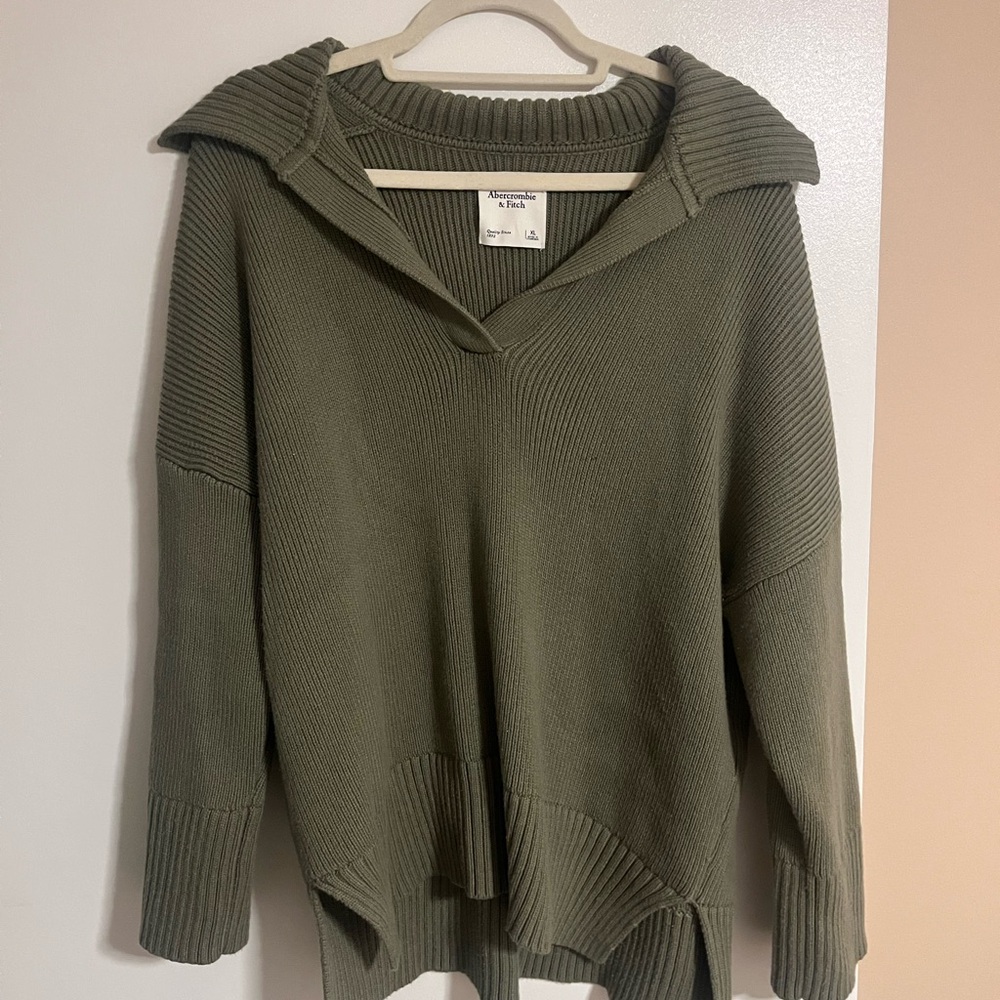 Abercrombie & Fitch Olive V-Neck Sweater